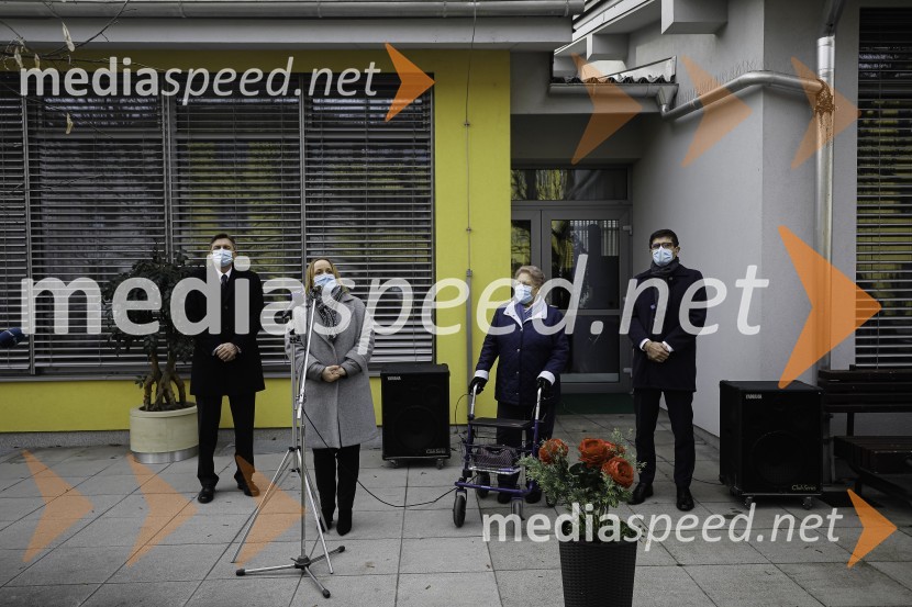  Borut Pahor, predsednik Republike Slovenije;  ... ;  ... ;  Matjaž Rakovec, župan Mestne občine KranjBorut Pahor na obisku v Mestni Občini Kranj