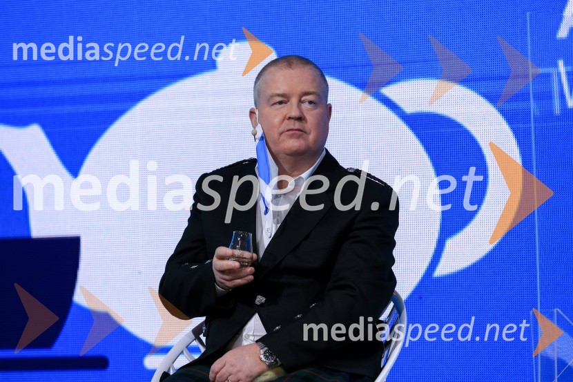  GreG McPartlin, predstavnik Škotske v SlovenijiE čaj z razlogom - Degustacija škotskih viskijev