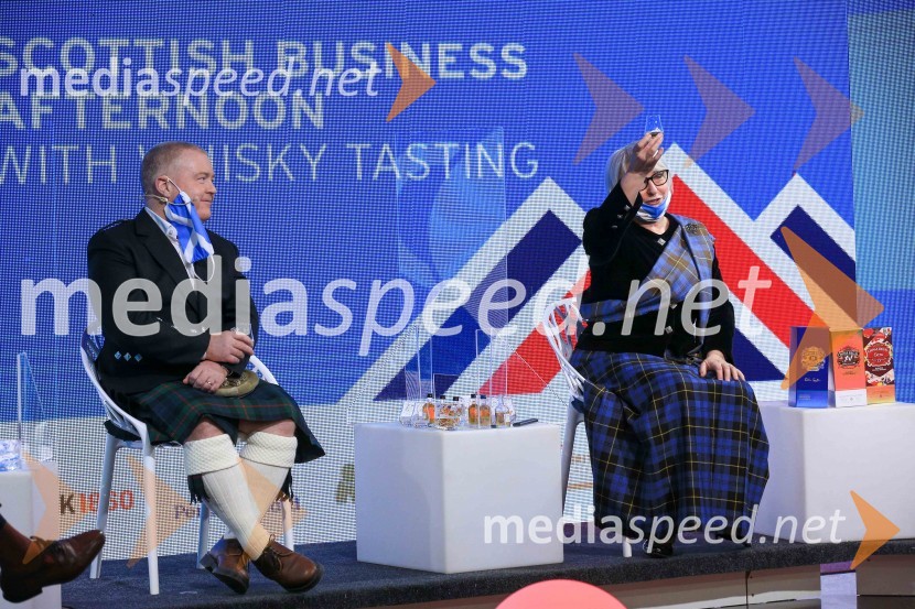  GreG McPartlin, predstavnik Škotske v Sloveniji;  Majda Debevc, sommelierka, strokovnjakinja za žgane pijače in vinaE čaj z razlogom - Degustacija škotskih viskijev