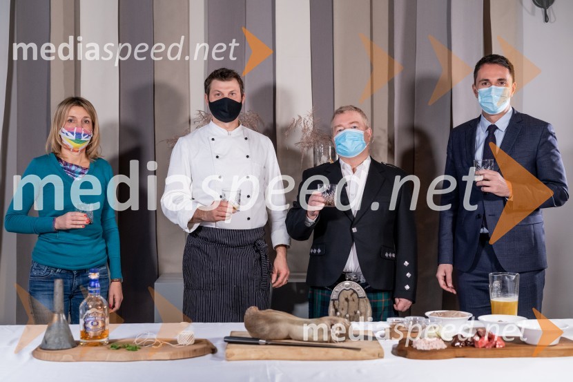  Barbara Uranjek, direktorica, Britansko-slovenska gospodarska zbornica;  Aleksander Šlegl, glavni kuhar, Hotel Slon;  Greg McPartlin, direktor, Albacore Svetovanje,;  Gregor  Jamnik, direktor hotela SlonE čaj z razlogom - Degustacija škotskih viskijev