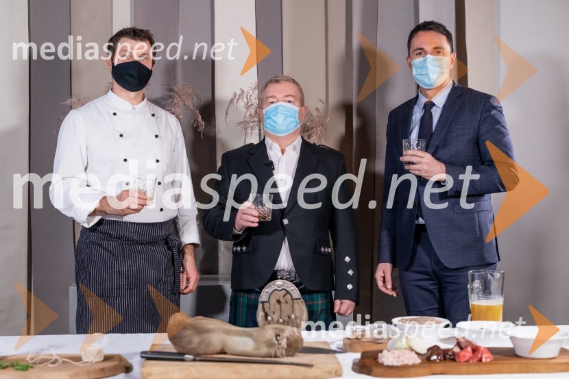  Aleksander Šlegl, glavni kuhar, Hotel Slon;  Greg McPartlin, direktor, Albacore Svetovanje,;  Gregor  Jamnik, direktor hotela SlonE čaj z razlogom - Degustacija škotskih viskijev