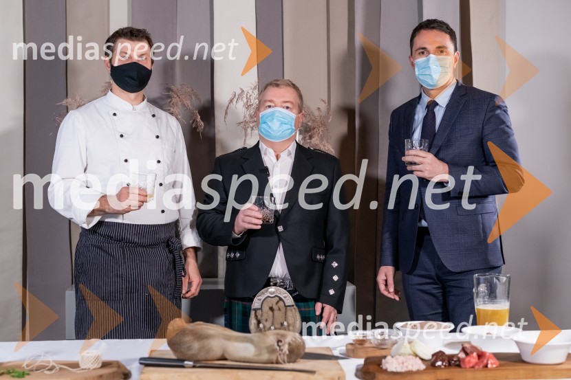  Aleksander Šlegl, glavni kuhar, Hotel Slon;  Greg McPartlin, direktor, Albacore Svetovanje,;  Gregor  Jamnik, direktor hotela SlonE čaj z razlogom - Degustacija škotskih viskijev