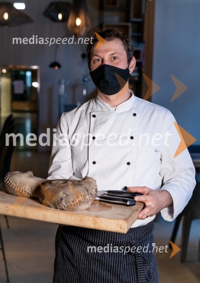  Aleksander Šlegl, glavni kuhar, hotel SlonE čaj z razlogom - Degustacija škotskih viskijev