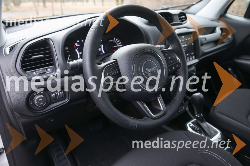 Compass & Renegade 4xe - prva priključna hibrida znamke Jeep, slovenska predstavitev