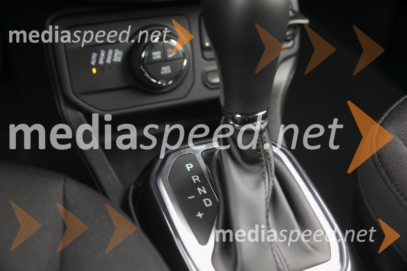 Compass & Renegade 4xe - prva priključna hibrida znamke Jeep, slovenska predstavitev