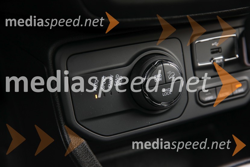 Compass & Renegade 4xe - prva priključna hibrida znamke Jeep, slovenska predstavitev