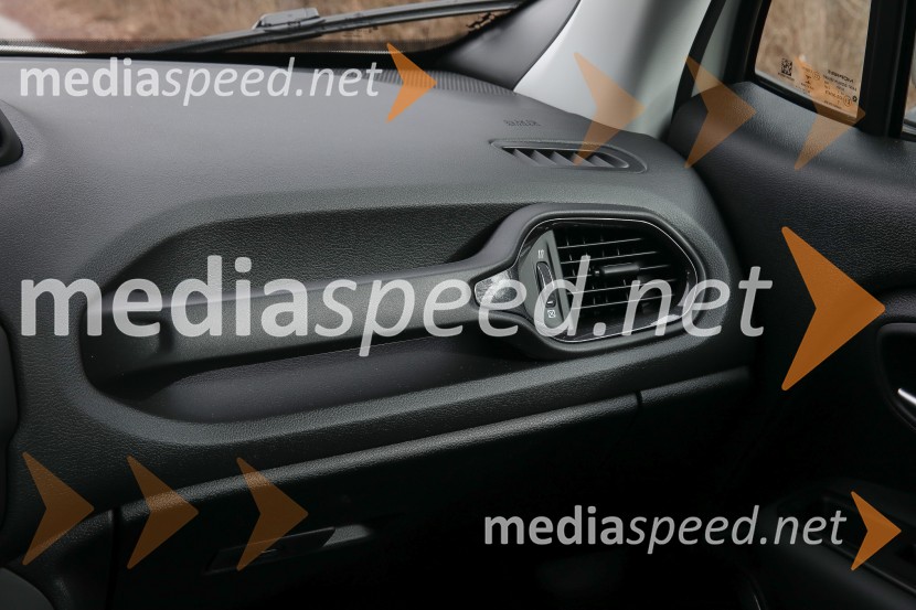 Compass & Renegade 4xe - prva priključna hibrida znamke Jeep, slovenska predstavitev