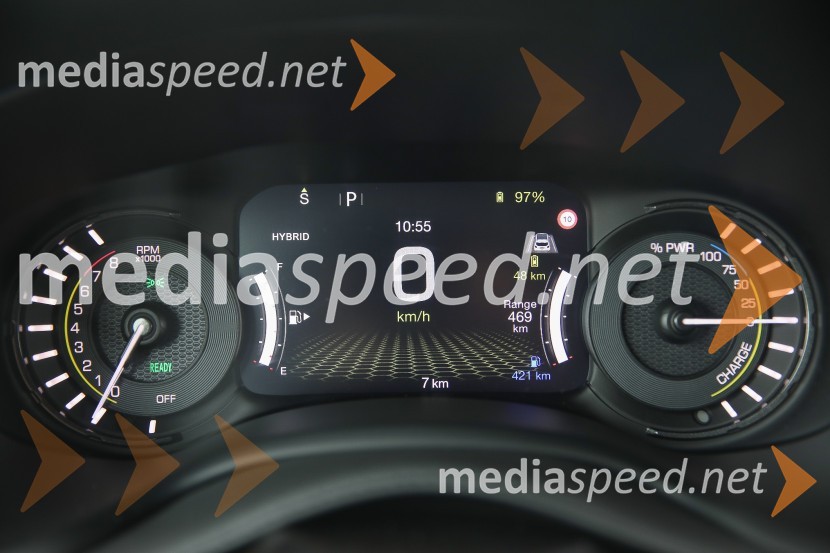 Compass & Renegade 4xe - prva priključna hibrida znamke Jeep, slovenska predstavitev