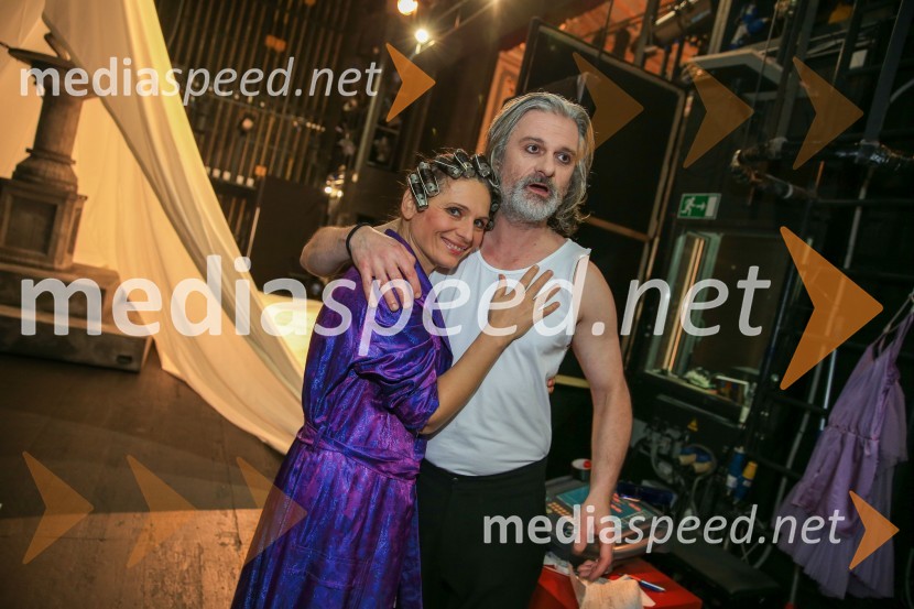  Mirjana Šajinović, igralka;  Vladimir Vlaškalić, igralecNa pripravah za spletno premiero Romea in Julije