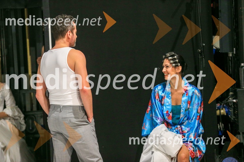  Vojko Belšak, igralec;  Eva Kraš, igralkaNa pripravah za spletno premiero Romea in Julije