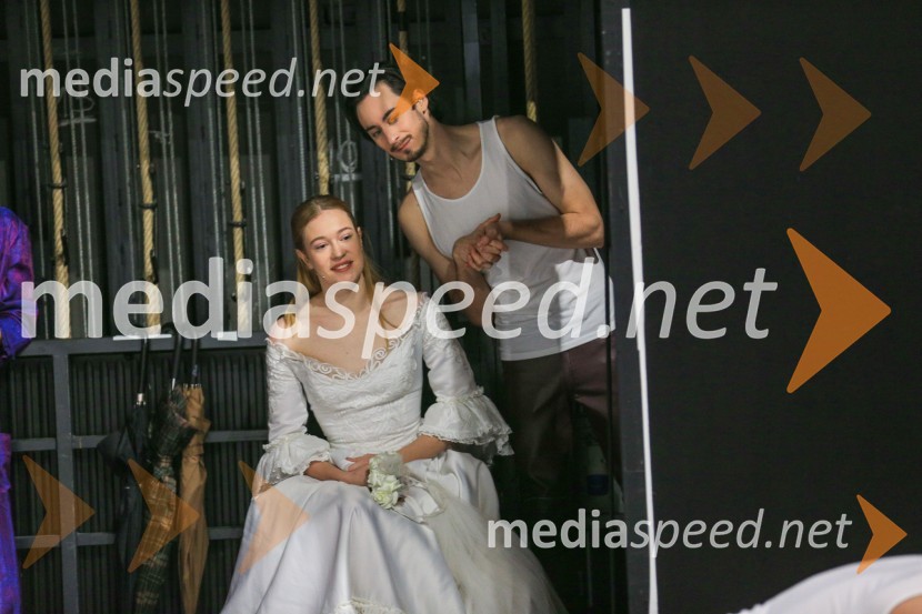  Julija Klavžar, igralka;  Žan Koprivnik, igralecNa pripravah za spletno premiero Romea in Julije