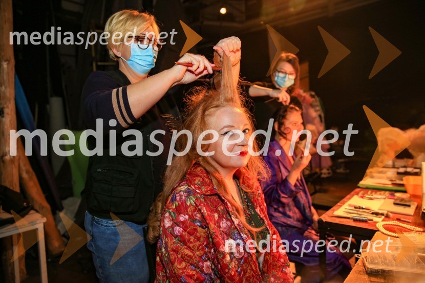  ... ;  Mateja  Pucko, igralkaNa pripravah za spletno premiero Romea in Julije