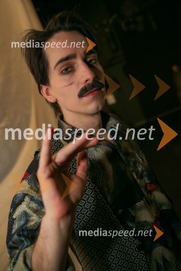  Petja Labović, igralecNa pripravah za spletno premiero Romea in Julije