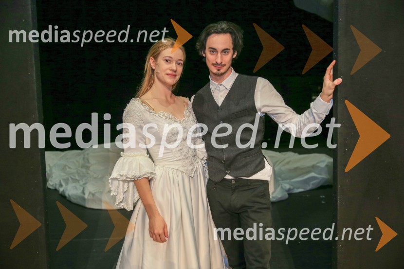  Julija Klavžar, igralka;  Žan Koprivnik, igralecNa pripravah za spletno premiero Romea in Julije