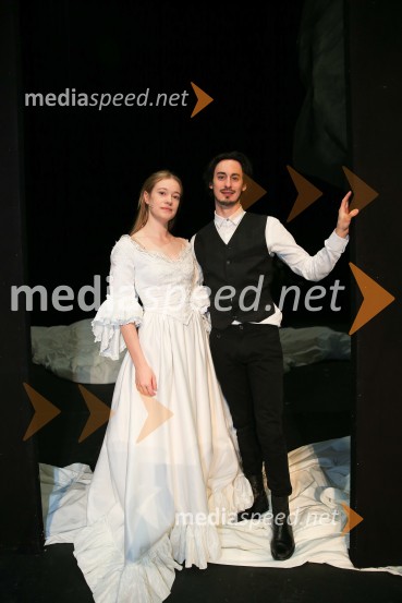  Julija Klavžar, igralka;  Žan Koprivnik, igralecNa pripravah za spletno premiero Romea in Julije