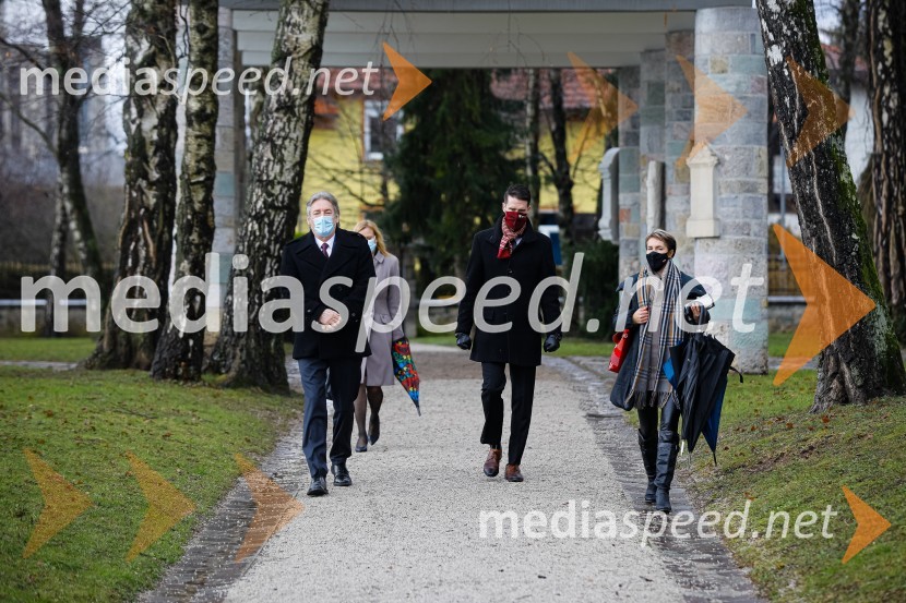  Vasko Simoniti, minister za kulturo;  Janez Černe, podžupan Mestne občine Kranj;  Ines Šmon, MOKPrešernov dan v Kranju