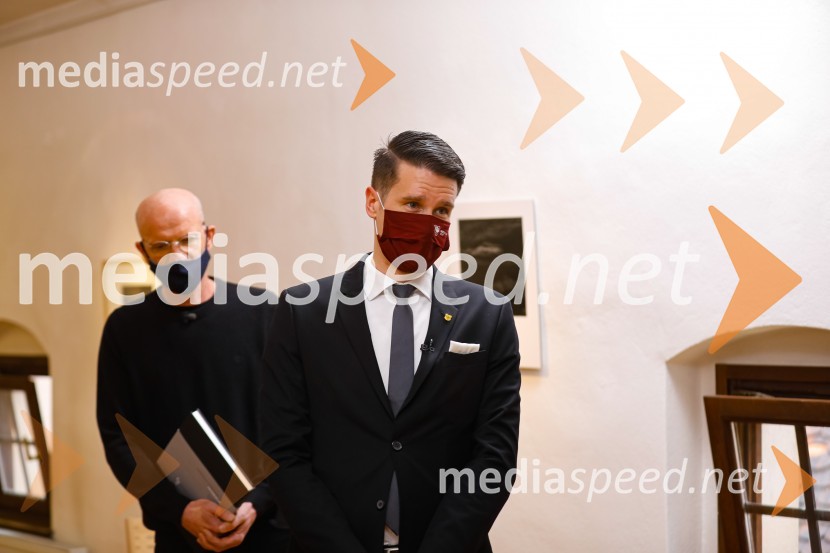  Marko Arnež, vodja Galerije Prešernovih nagrajencev;  Janez Černe, podžupan Mestne občine KranjPrešernov dan v Kranju