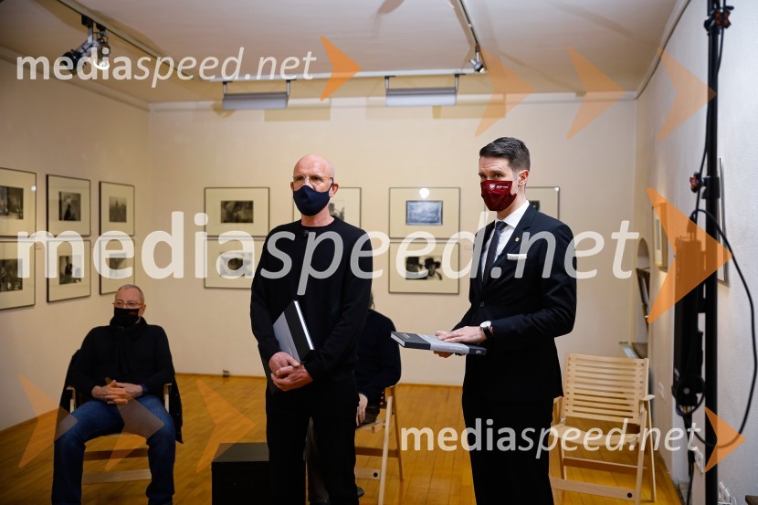  Milan Pajk, fotograf;  Marko Arnež, vodja Galerije Prešernovih nagrajencev;  Janez Černe, podžupan Mestne občine KranjPrešernov dan v Kranju