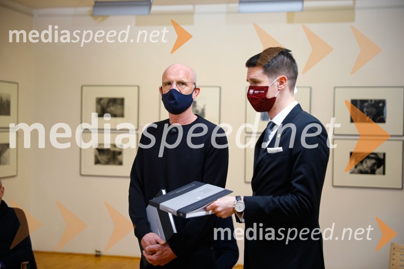  Marko Arnež, vodja Galerije Prešernovih nagrajencev;  Janez Černe, podžupan Mestne občine KranjPrešernov dan v Kranju