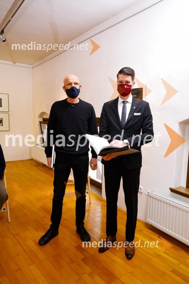  Marko Arnež, vodja Galerije Prešernovih nagrajencev;  Janez Černe, podžupan Mestne občine KranjPrešernov dan v Kranju