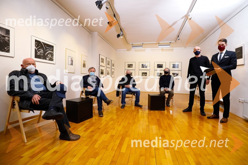  Joco Žnidaršič, fotograf;  Tone Stojko, fotograf;  Milan Pajk, fotograf;  Damir Globočnik, umetnostni zgodovinar;  Marko Arnež, vodja Galerije Prešernovih nagrajencev;  Janez Černe, podžupan Mestne občine KranjPrešernov dan v Kranju