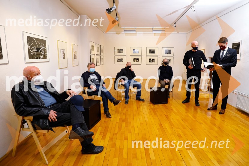  Joco Žnidaršič, fotograf;  Tone Stojko, fotograf;  Milan Pajk, fotograf;  Damir Globočnik, umetnostni zgodovinar;  Marko Arnež, vodja Galerije Prešernovih nagrajencev;  Janez Černe, podžupan Mestne občine KranjPrešernov dan v Kranju