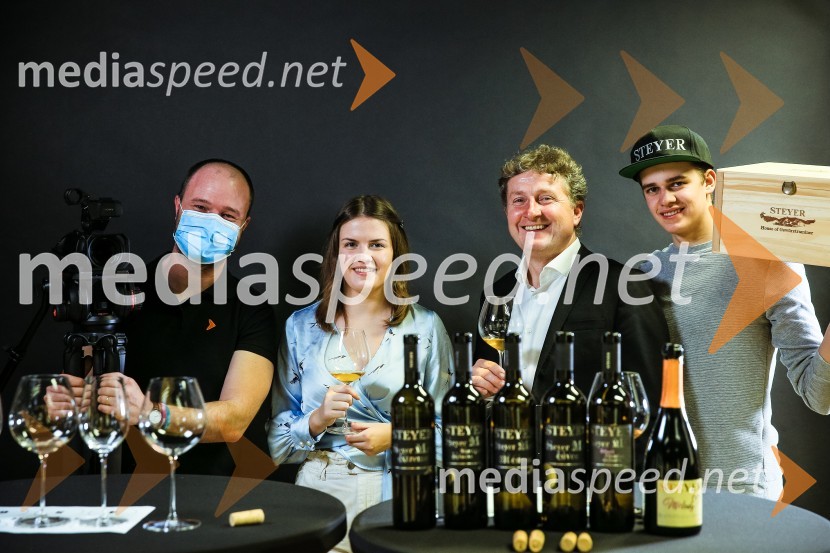  Matjaž Vertuš, fotograf, snemalec, mediaspeed.net;  Vaneja Steyer, Steyer Vina;  Danilo Steyer,   vinar, Steyer Vina; vinski vitez, predsednik Vinske reprezentance Slovenije;  Mark Steyer, Steyer VinaSteyer, online degustacija novih vin