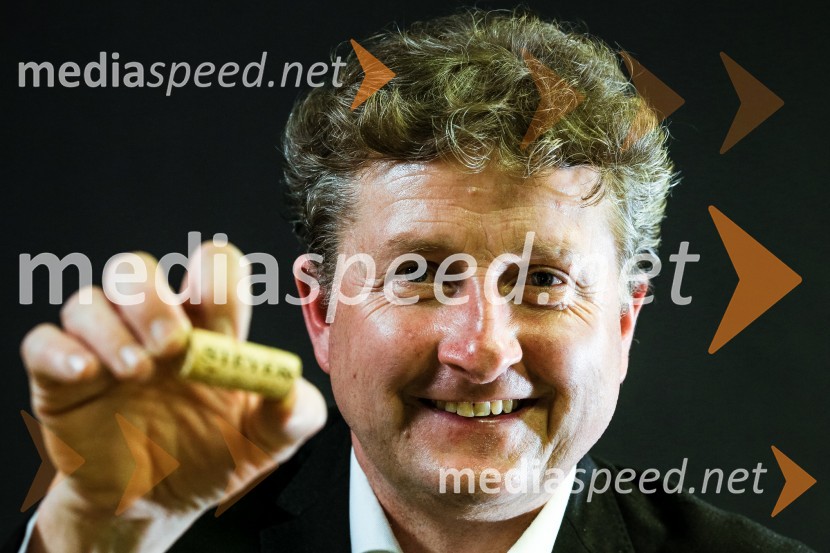  Danilo Steyer,   vinar, Steyer Vina; vinski vitez, predsednik Vinske reprezentance SlovenijeSteyer, online degustacija novih vin