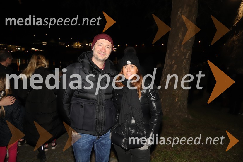  Igor Šujica;  Metka ŠujicaMaribor prižgal svečke Balaševiću v spomin