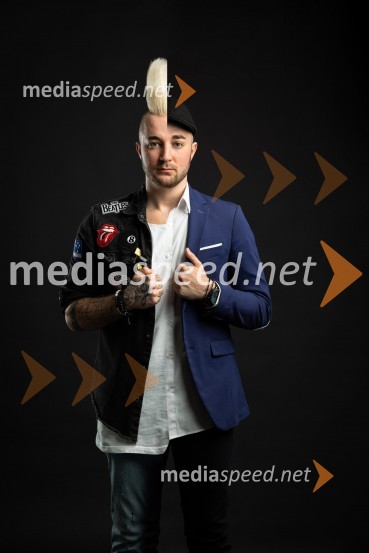  Dejan Krajnc, glasbenik, Dejan DogajaDejan Krajnc zapušča Poskočne muzikante in postaja Dejan Dogaja