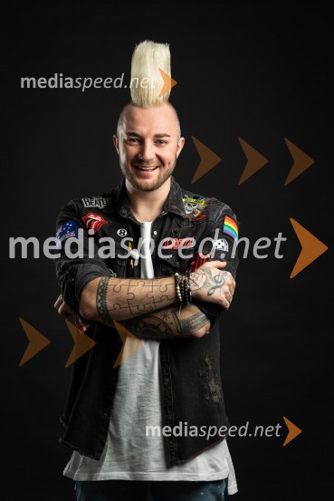  Dejan Krajnc, glasbenik, Dejan DogajaDejan Krajnc zapušča Poskočne muzikante in postaja Dejan Dogaja