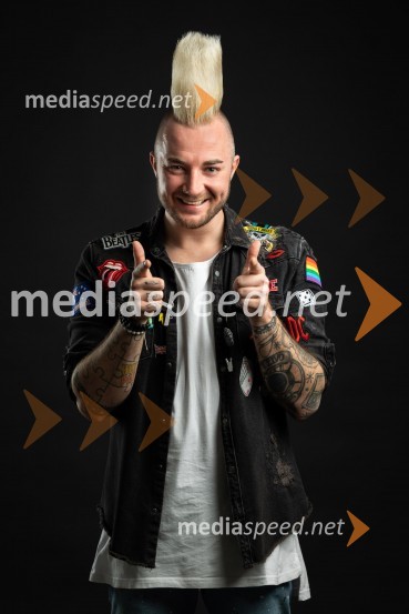  Dejan Krajnc, glasbenik, Dejan DogajaDejan Krajnc zapušča Poskočne muzikante in postaja Dejan Dogaja