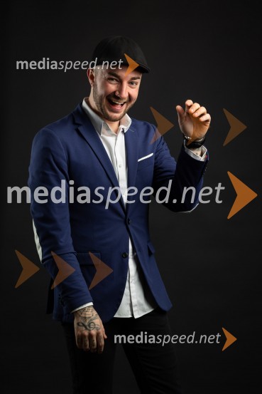  Dejan Krajnc, glasbenik, Dejan DogajaDejan Krajnc zapušča Poskočne muzikante in postaja Dejan Dogaja