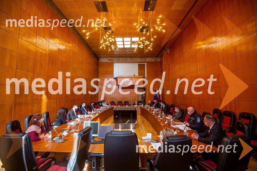 Minister Tonin obiskal MO Kranj