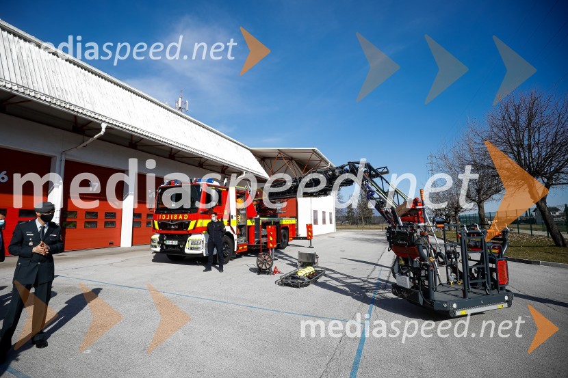 Minister Tonin obiskal MO Kranj