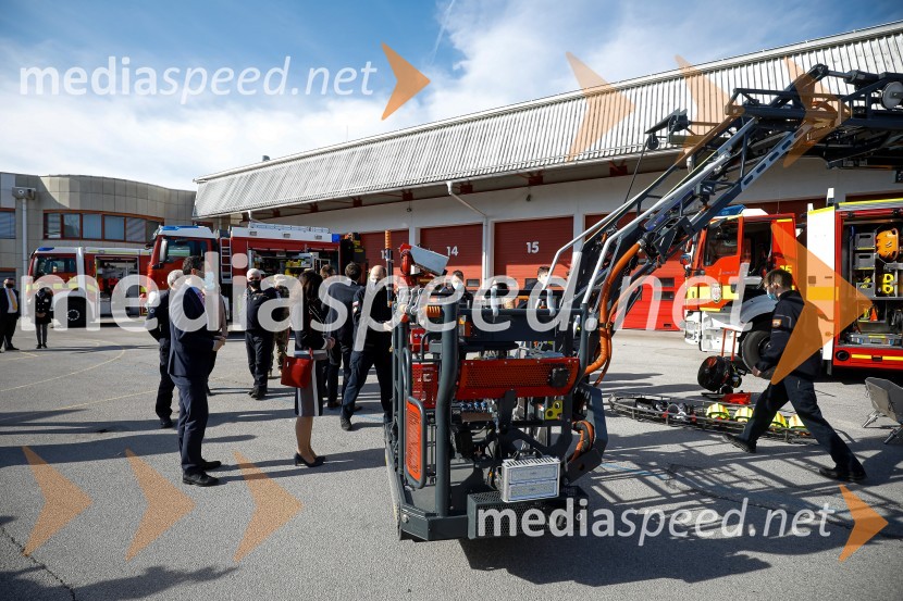 Minister Tonin obiskal MO Kranj