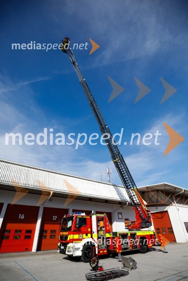 Minister Tonin obiskal MO Kranj