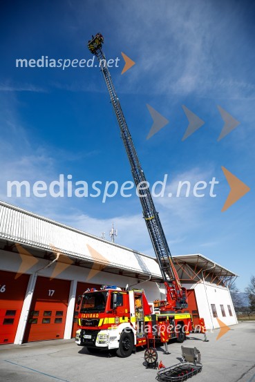 Minister Tonin obiskal MO Kranj