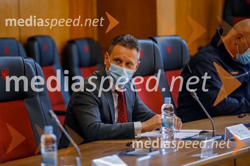 Minister Tonin obiskal MO Kranj