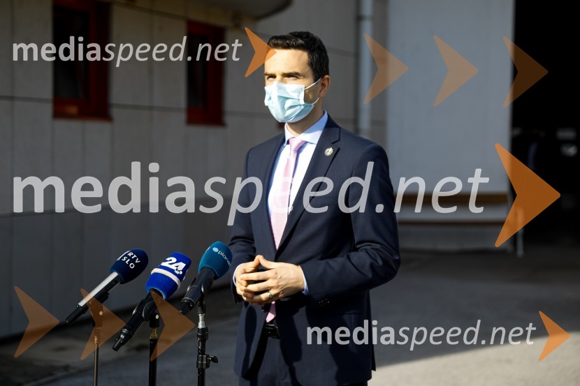 Minister Tonin obiskal MO Kranj