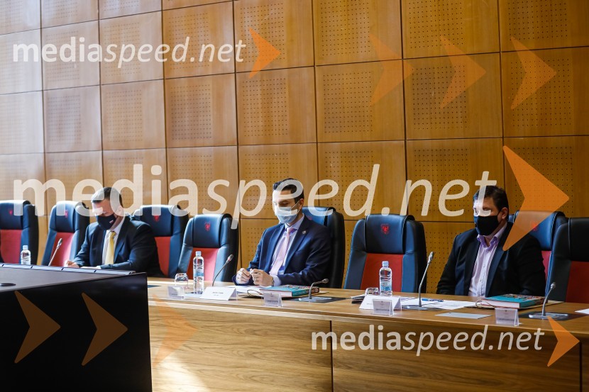 Minister Tonin obiskal MO Kranj