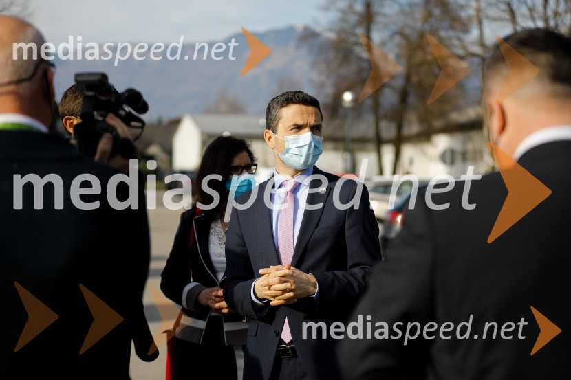 Minister Tonin obiskal MO Kranj
