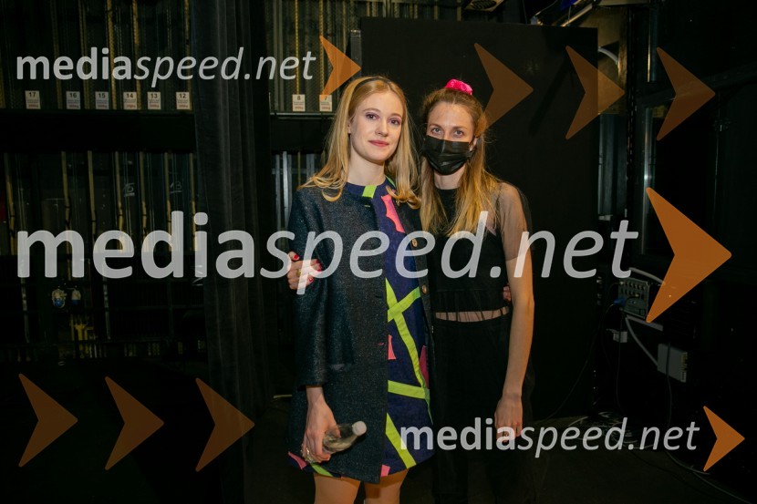  Julija Klavžar, igralka;  Nina  Kuclar Stiković, dramaturginjaSkupaj sami, premiera drame SNG Maribor