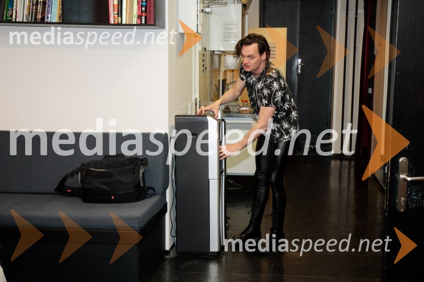 Nasprotje stvari, predstava, Slovensko mladinsko gledališče