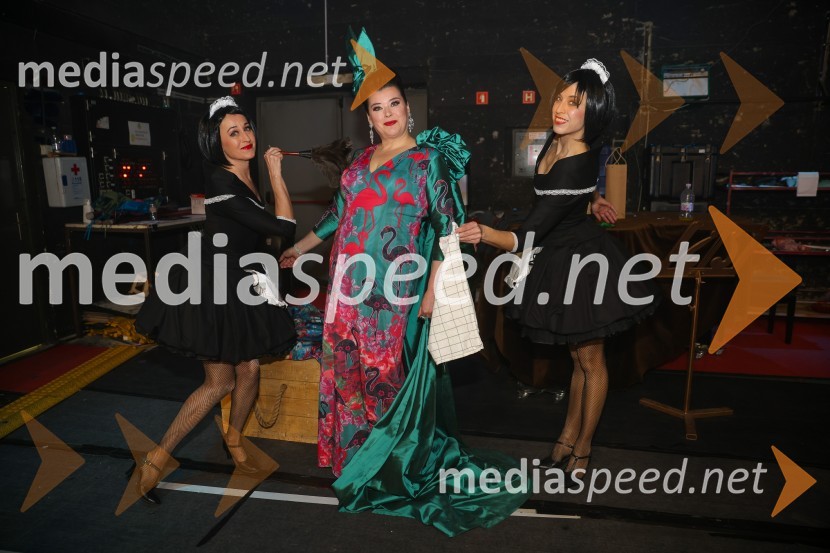  Helena  Klasič, baletna plesalka;  Dada Kladenik, pevka;  Hristina Stoycheva, baletna plesalkaHči polka, premiera komične opere, SNG Maribor