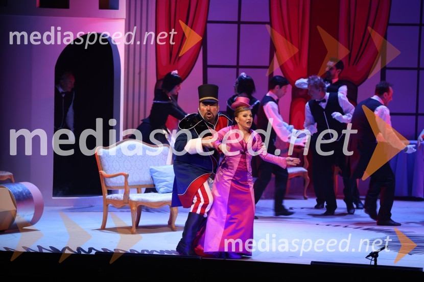  Jaki Jurgec, operni solist;  Petya Ivanova, operna solistkaHči polka, premiera komične opere, SNG Maribor