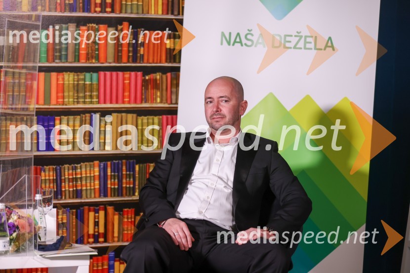  Miha Recek, mestni svetnik MOM, stranka Naša deželaNaša dežela, ustanovitvena seja stranke Aleksandre Pivec