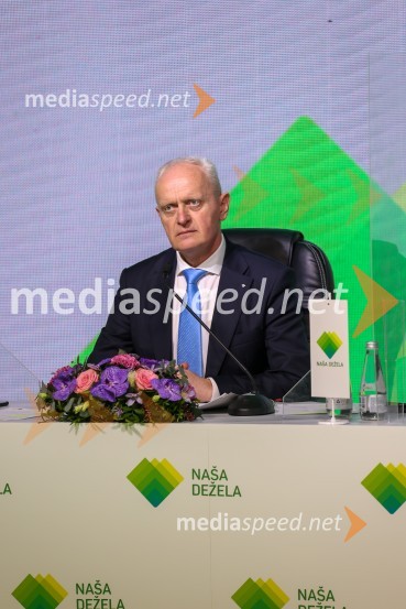  Danilo Burnač, stranka Naša deželaNaša dežela, ustanovitvena seja stranke Aleksandre Pivec