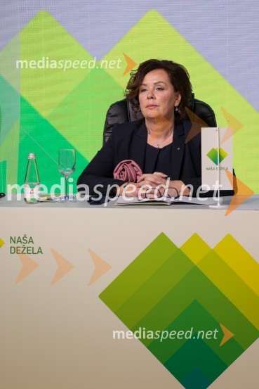  Anita Manfreda, stranka Naša dežela, direktorica Občinske uprave BrdaNaša dežela, ustanovitvena seja stranke Aleksandre Pivec