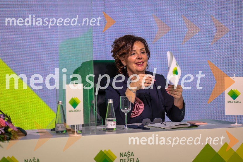  Anita Manfreda, stranka Naša dežela, direktorica Občinske uprave BrdaNaša dežela, ustanovitvena seja stranke Aleksandre Pivec